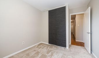 10506 WEYMOUTH St 203, Bethesda, MD 20814