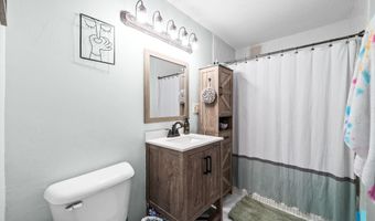 111 S Walnut Ave, Bridgewater, SD 57319