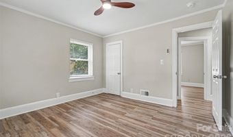 2728 Arnold Dr, Charlotte, NC 28205
