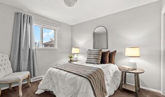 900 PHOENIX Dr, Cheyenne, WY 82001