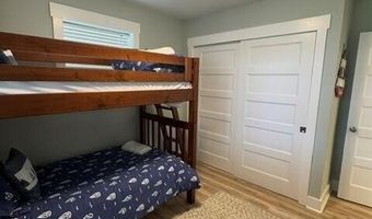 102 W Dobbs St, Atlantic Beach, NC 28512
