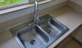 945 N 4TH St, Aumsville, OR 97325
