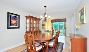 8 Centerbrook Ct 8, Avon, CT 06001