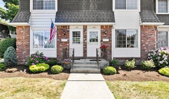 150 S Union Rd 132, Amherst, NY 14221