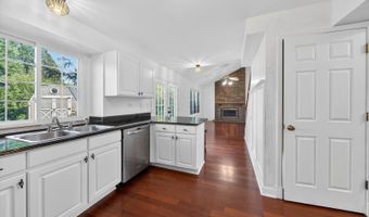 1141 Stonegate Rd, Algonquin, IL 60102