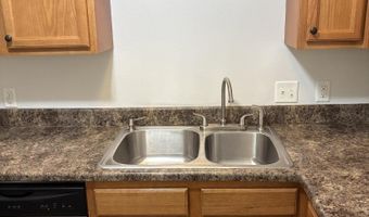 417 S Lincoln Ave, Aurora, MO 65605