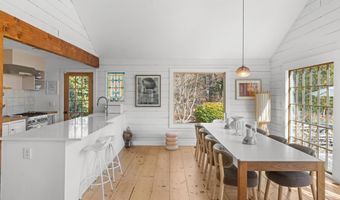 117 Squaw Rd, East Hampton, NY 11937