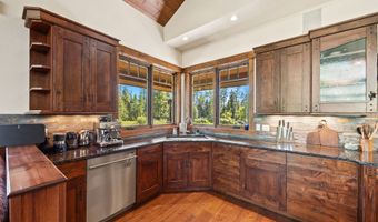 500 Wild Swan Trl, Bigfork, MT 59911