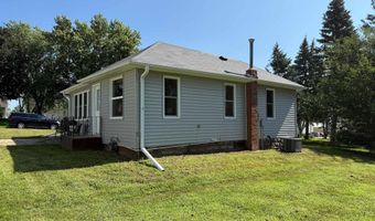 206 8th St, Alton, IA 51003
