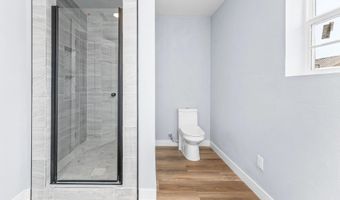 305 Crescent St, Aurora, MO 65605