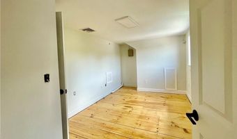 5 John St 2, Bristol, RI 02809