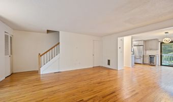 10 Ives Hill Ct 10, Cheshire, CT 06410