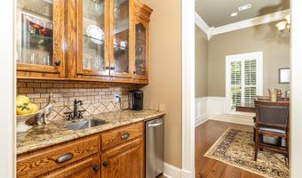 230 Eastwood Dr, Brandon, MS 39042