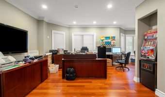 284 Park Ave, Oakhurst, NJ 07755