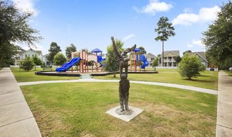 13056 Holly Springs Ave, Biloxi, MS 39532
