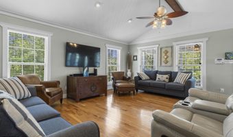 4229 21st Ave, Bay St. Louis, MS 39520