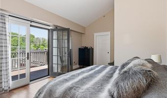1000 Chapel View Blvd 306, Cranston, RI 02920