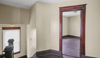 912 Tremont St, Alton, IL 62002