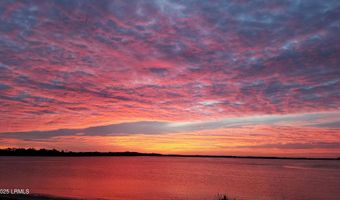 15 Meridian Rd, Beaufort, SC 29907