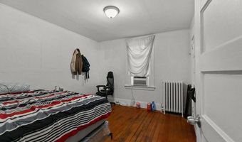 21 Slocum St, Newport, RI 02840