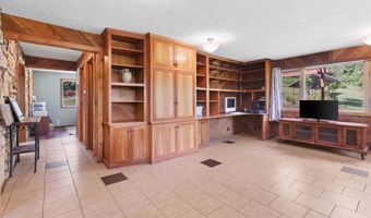 10463 Farm Road 1182, Aurora, MO 65605