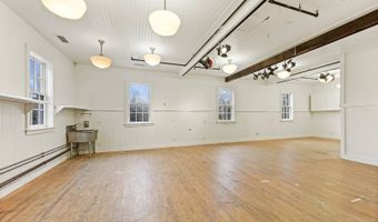 11 Indian Wells Hwy, Amagansett, NY 11930