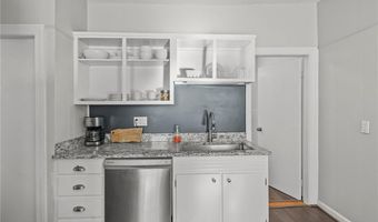 48 Constitution St 2, Bristol, RI 02809