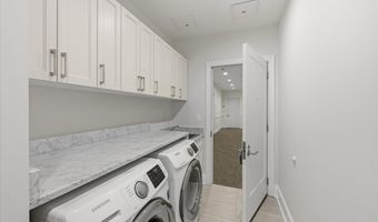 8121 RIVER Rd 423, Bethesda, MD 20817