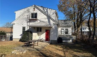 4 Walker St, Lincoln, RI 02865