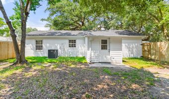 426 Demontluzin Ave, Bay St. Louis, MS 39520