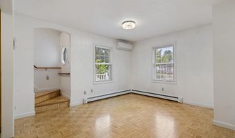 8 Chesterfield Dr, Concord, NH 03301