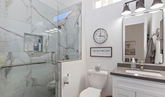 10351 Lakeshore Dr, Apple Valley, CA 92308