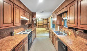 2047 ELAINE Cir, Arkadelphia, AR 71923