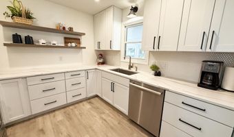 128 Elizabeth Dr, Aberdeen, SD 57401