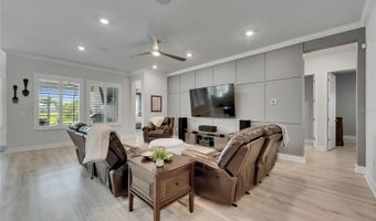 7420 PARADISO Dr, Apollo Beach, FL 33572
