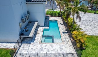 517 Treviso Dr, Apollo Beach, FL 33572