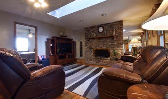 5557 Schuetz Ln, Alhambra, IL 62001