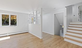 472 Dunn Rd, Belgrade, ME 04917