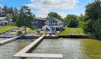 42813 N Woodbine Ave, Antioch, IL 60002