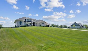 3047 SE Deer Run, Dyersville, IA 52040
