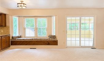 8 Weston Ln, Bella Vista, AR 72715