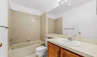 73 Encampment Dr, Bedminster, NJ 07921