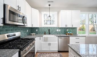 9 Myrtle Lee Cv, Arden, NC 28704