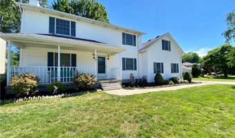 869 MOSS CANYON Dr, Amherst, OH 44001