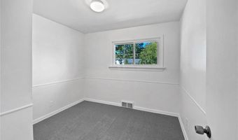 120 Birchwood Dr, Ballwin, MO 63011