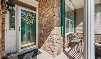 28 Pond View Cir, Barnegat, NJ 08005