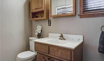 3050 Gaineswood Ave, Baxter Springs, KS 66713