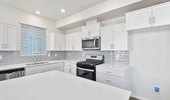 61187 Splendor Ln, Bend, OR 97702