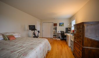 3 Old Dodgingtown Rd, Bethel, CT 06801