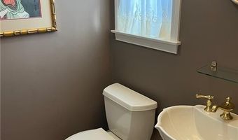 611 Wolcott Ave, Middletown, RI 02842